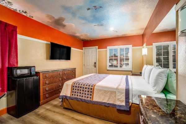 Geneva Motel image 11